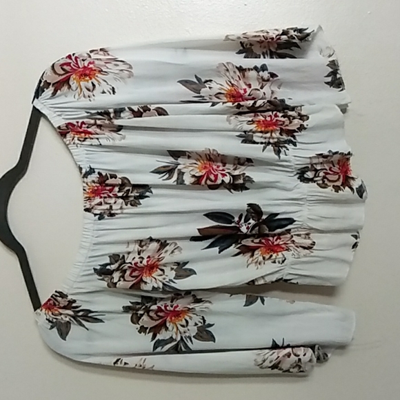 Cropped Top Floral 3/4 Sleeve No Labels Cottage Core Elastic Neckline - Picture 1 of 9